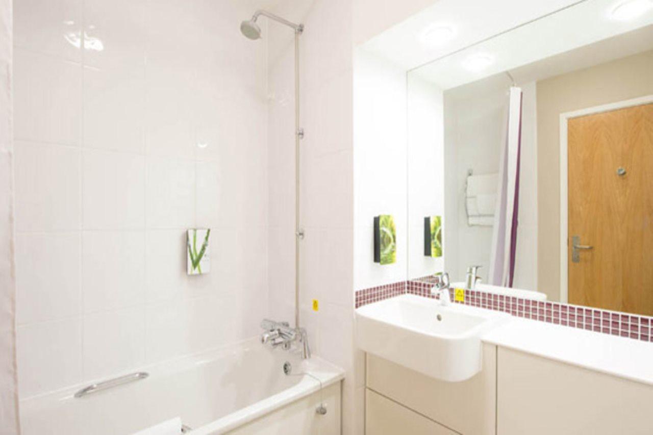 Premier Inn Glasgow City - George Square Exterior foto
